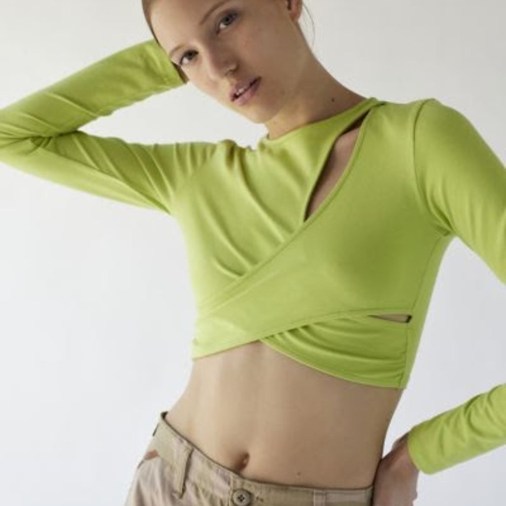 UO Astrid Twist Cropped Top